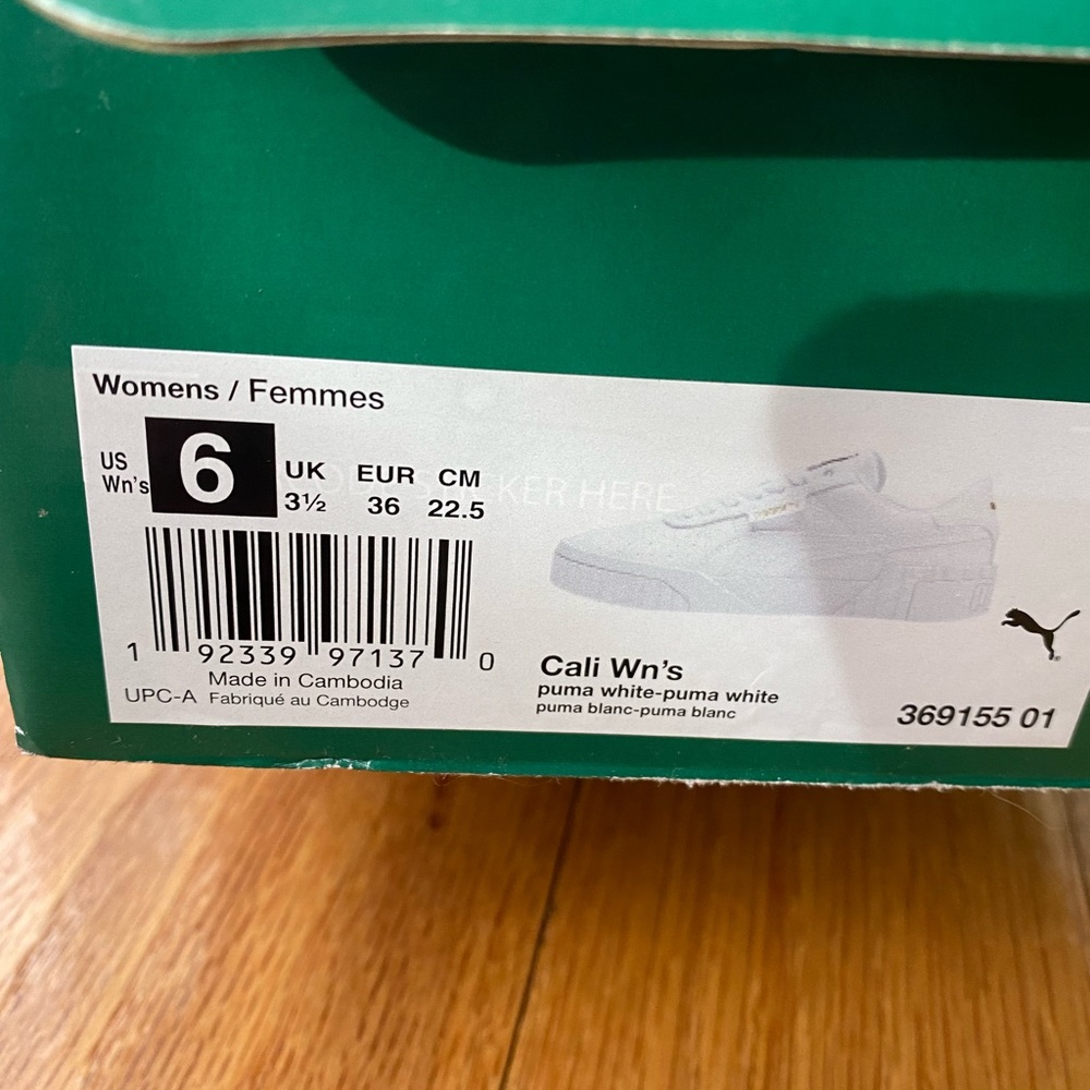 Womens sneakers